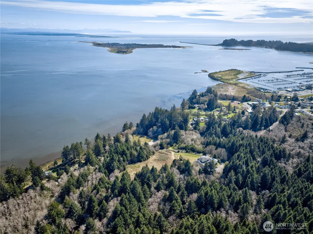 1740 State Route 101 Ilwaco, WA 98624