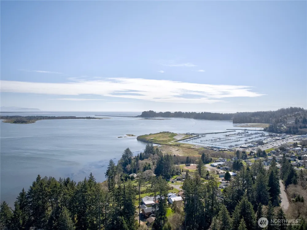 1740 State Route 101 Ilwaco, WA 98624