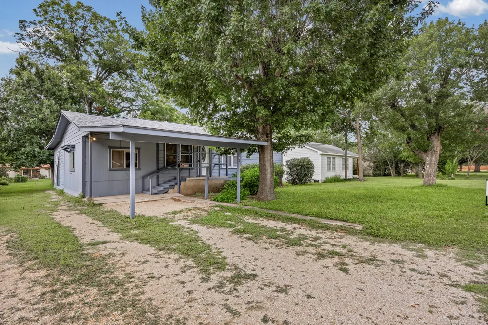 914 Plum Street Lockhart, TX 78644