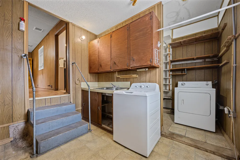 914 Plum Street Lockhart, TX 78644