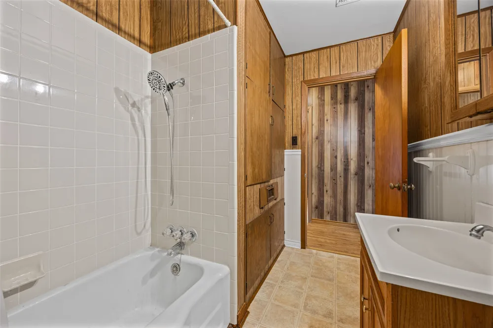914 Plum Street Lockhart, TX 78644