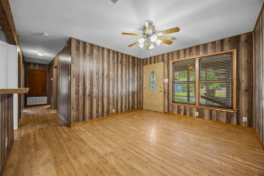 914 Plum Street Lockhart, TX 78644