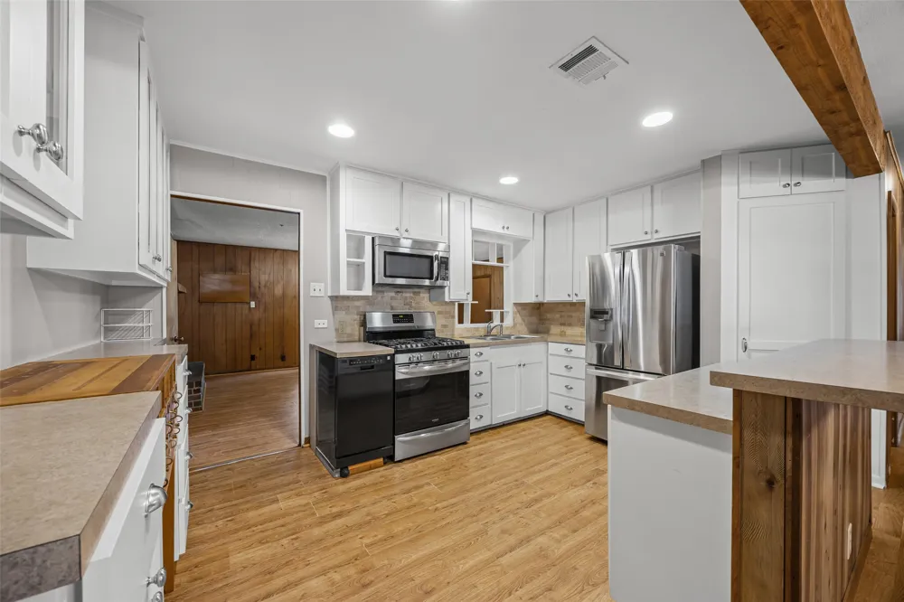 914 Plum Street Lockhart, TX 78644