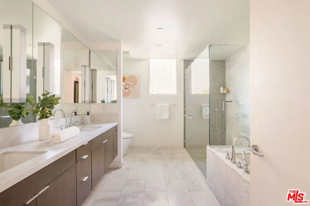 1705 Ocean Avenue #307 Santa Monica, CA 90401