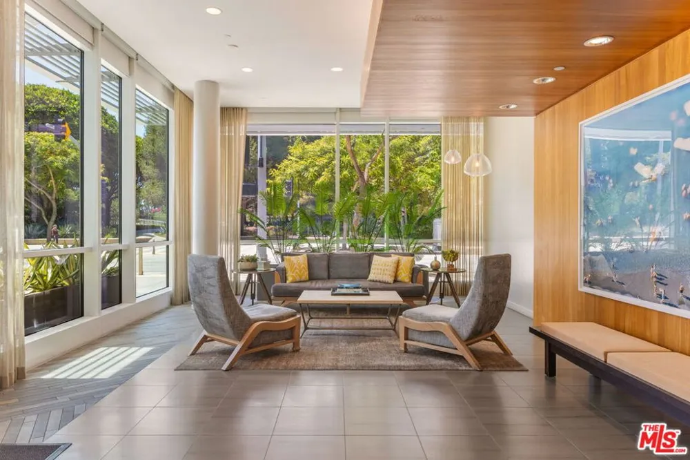 1705 Ocean Avenue #307 Santa Monica, CA 90401