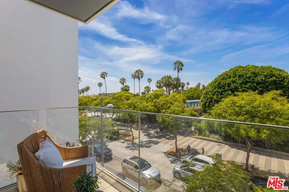 1705 Ocean Avenue #307 Santa Monica, CA 90401