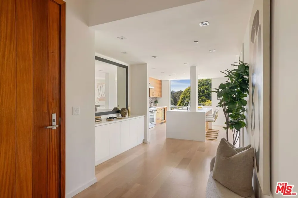 1705 Ocean Avenue #307 Santa Monica, CA 90401