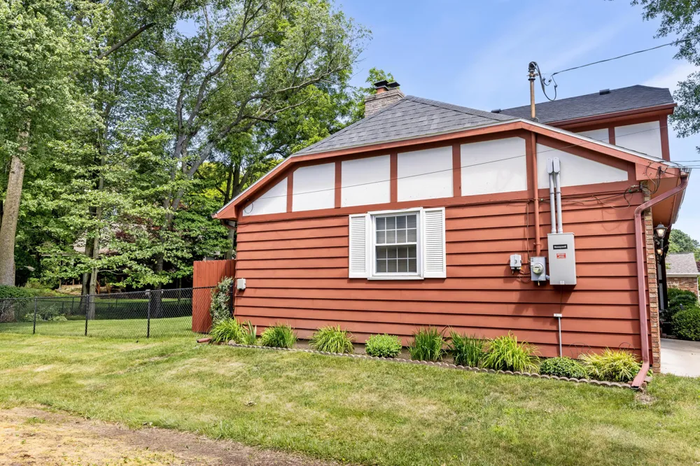 408 S Moorland Drive Battle Creek, MI 49015