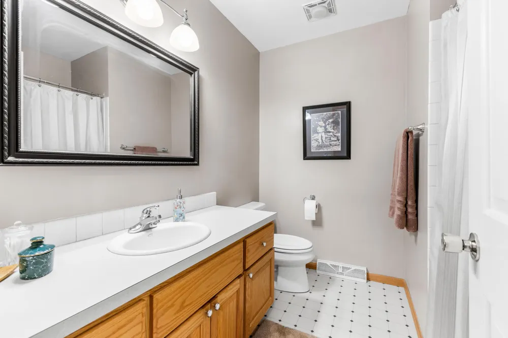 408 S Moorland Drive Battle Creek, MI 49015