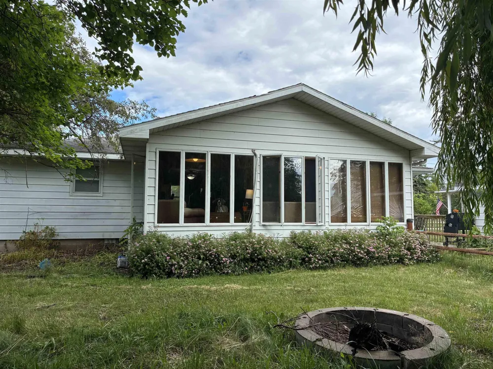 435 Main Street Au Gres City, MI 48703