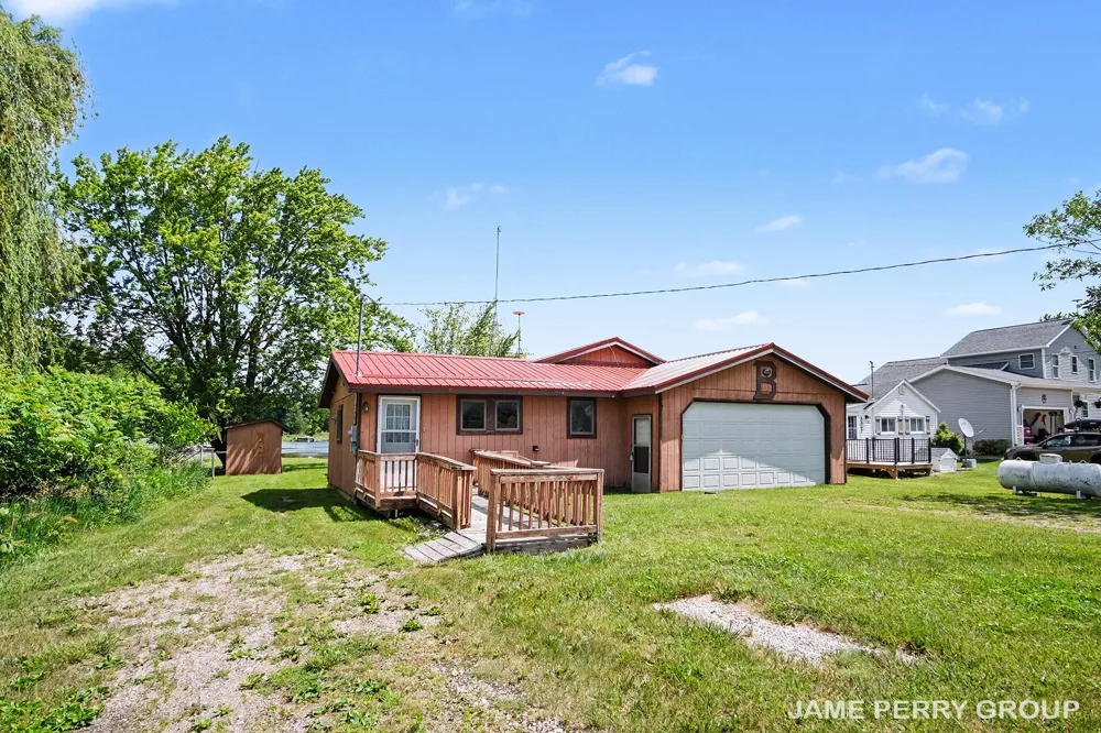 3357 Flint Drive Evergreen Township, MI 48884