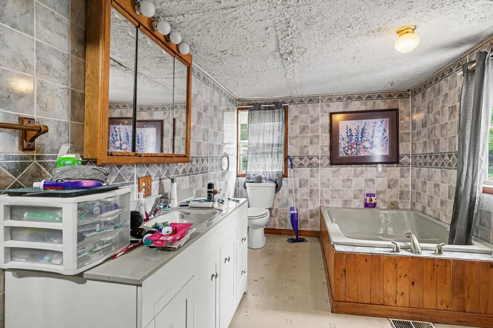 6846 104th Avenue Casco Township, MI 49090