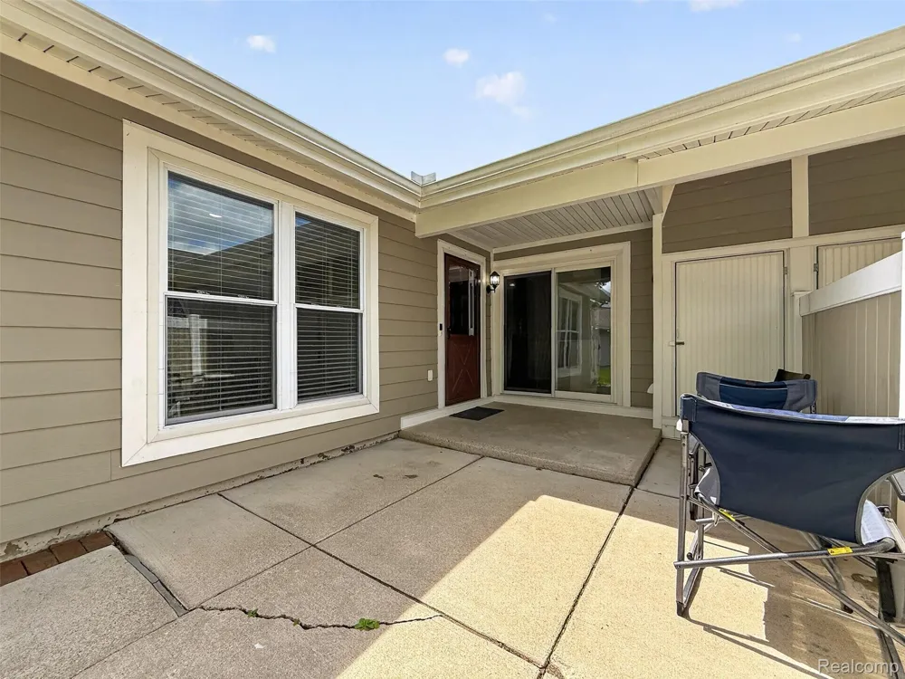 39613 Village Wood Lane Novi City, MI 48375
