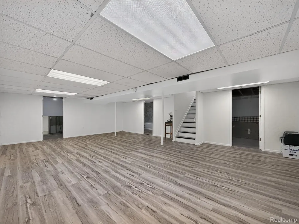 39613 Village Wood Lane Novi City, MI 48375
