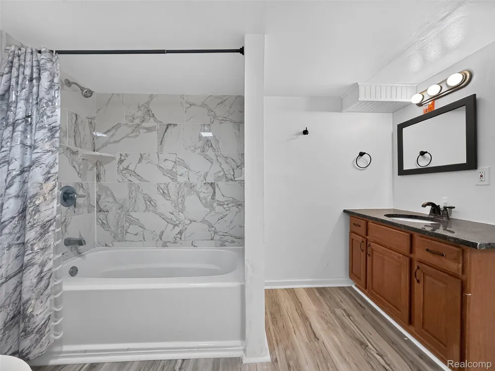 39613 Village Wood Lane Novi City, MI 48375