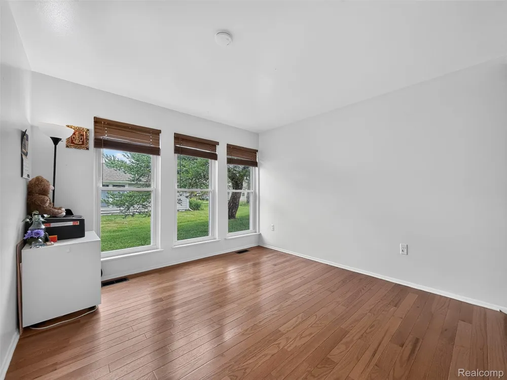 39613 Village Wood Lane Novi City, MI 48375