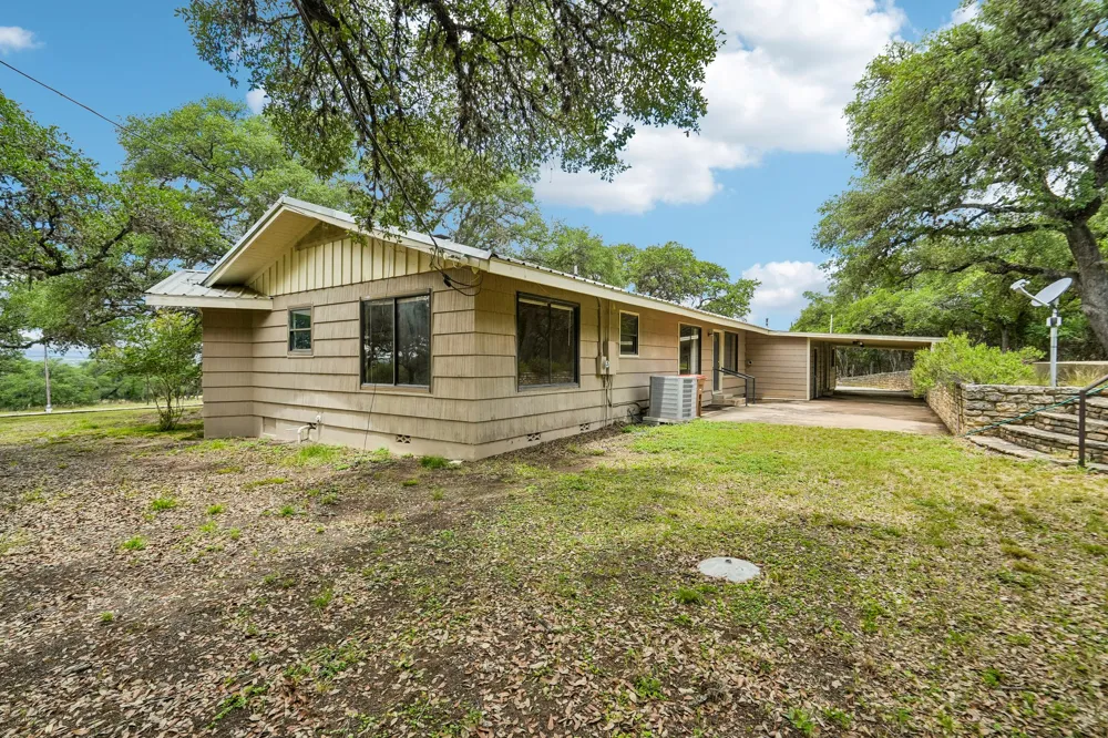 1876 Rocky Road Blanco, TX 78606