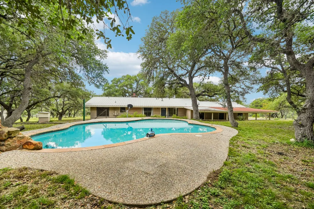 1876 Rocky Road Blanco, TX 78606