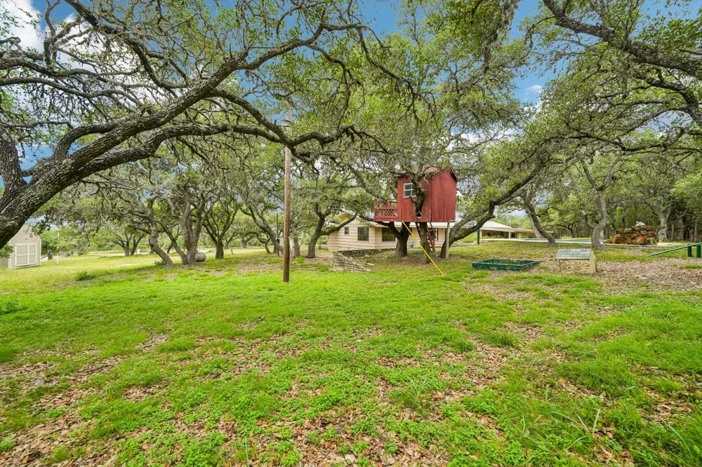 1876 Rocky Road Blanco, TX 78606