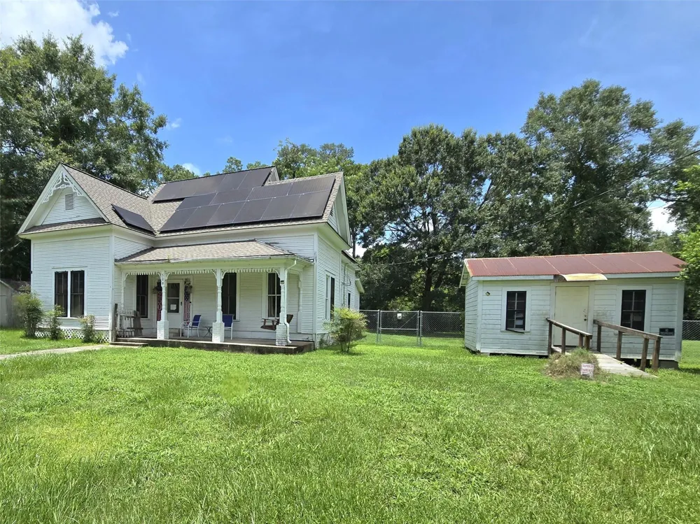 506 W Harris Street Kirbyville, TX 75956