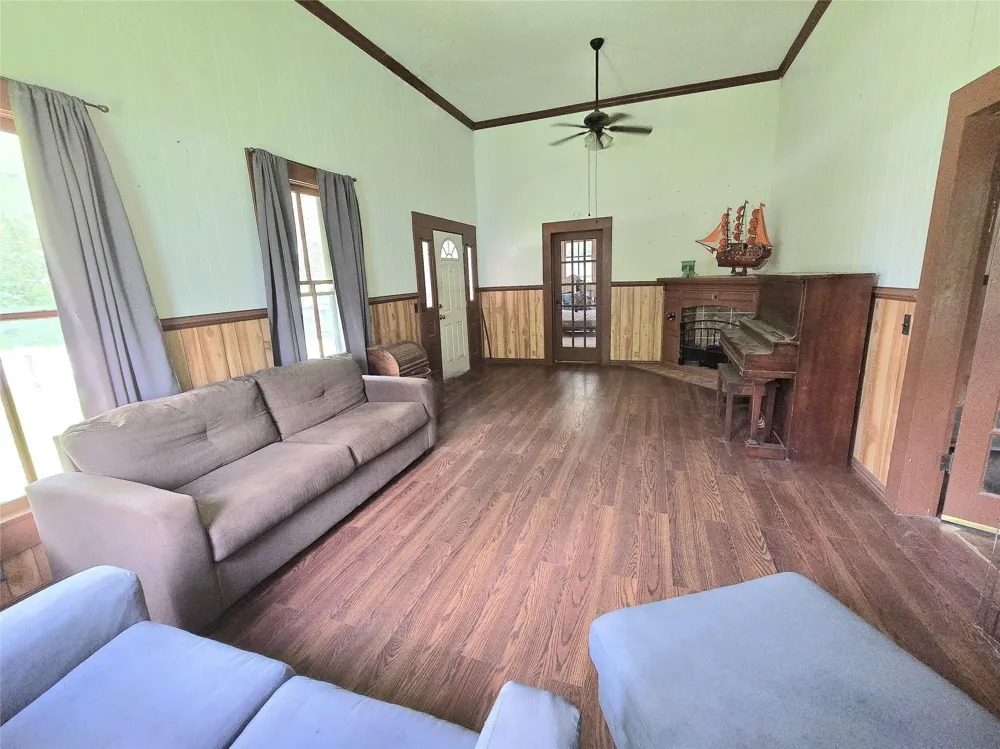 506 W Harris Street Kirbyville, TX 75956
