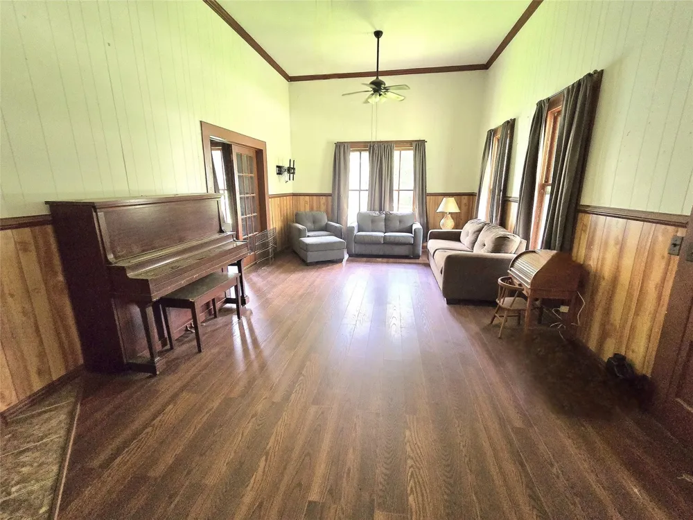 506 W Harris Street Kirbyville, TX 75956