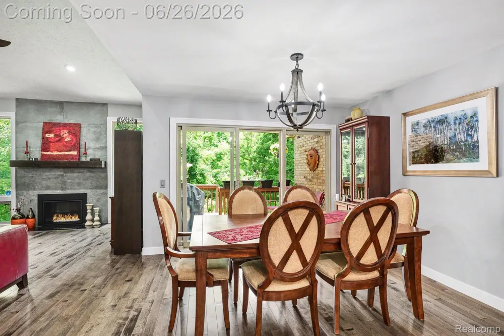 2202 Elm Circle Shelby Charter Township, MI 48316