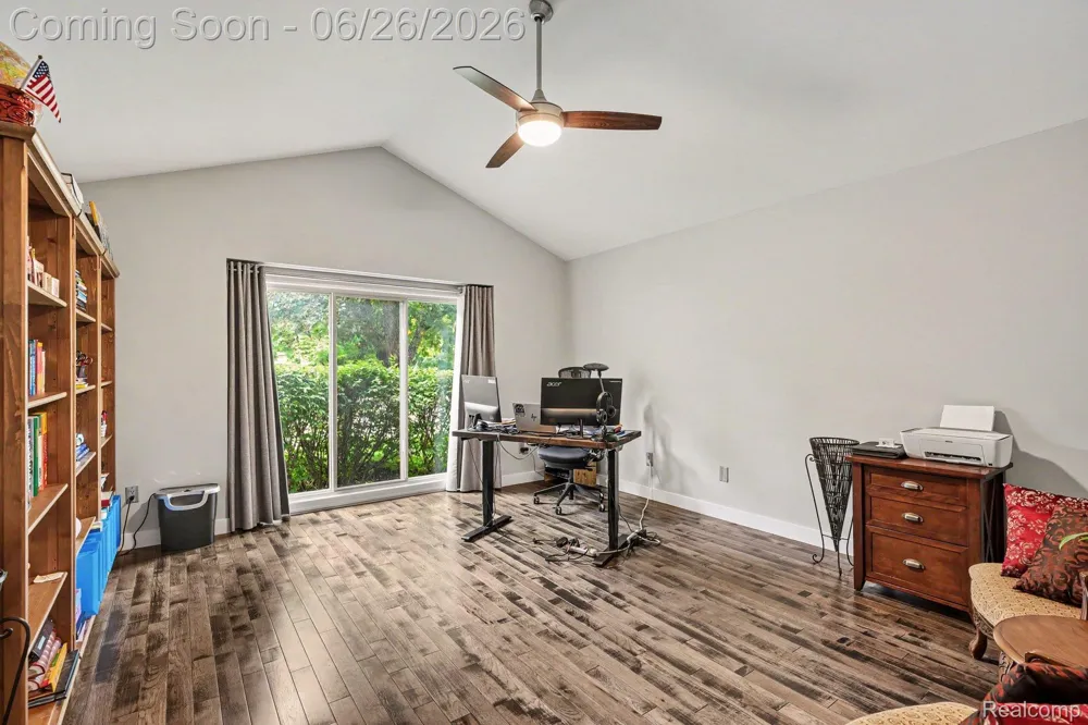 2202 Elm Circle Shelby Charter Township, MI 48316