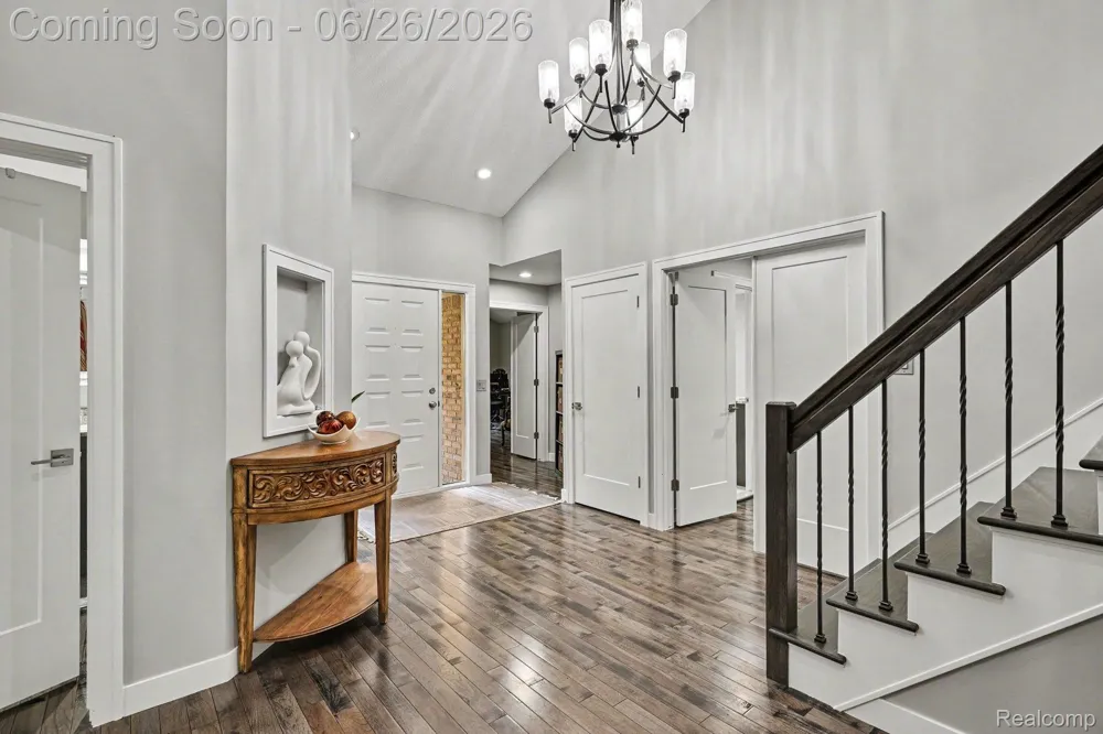 2202 Elm Circle Shelby Charter Township, MI 48316