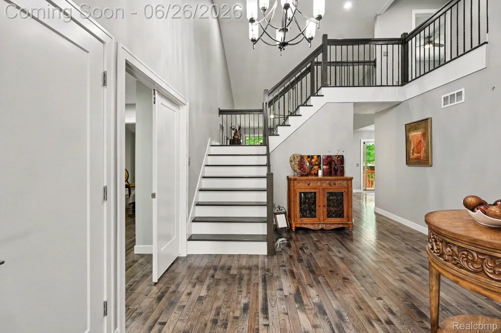 2202 Elm Circle Shelby Charter Township, MI 48316