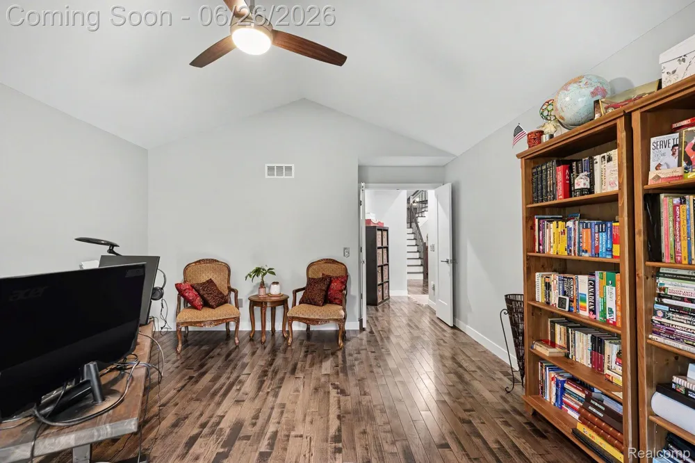 2202 Elm Circle Shelby Charter Township, MI 48316