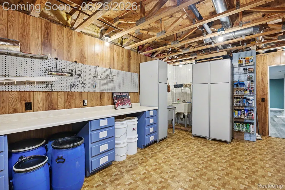 2202 Elm Circle Shelby Charter Township, MI 48316