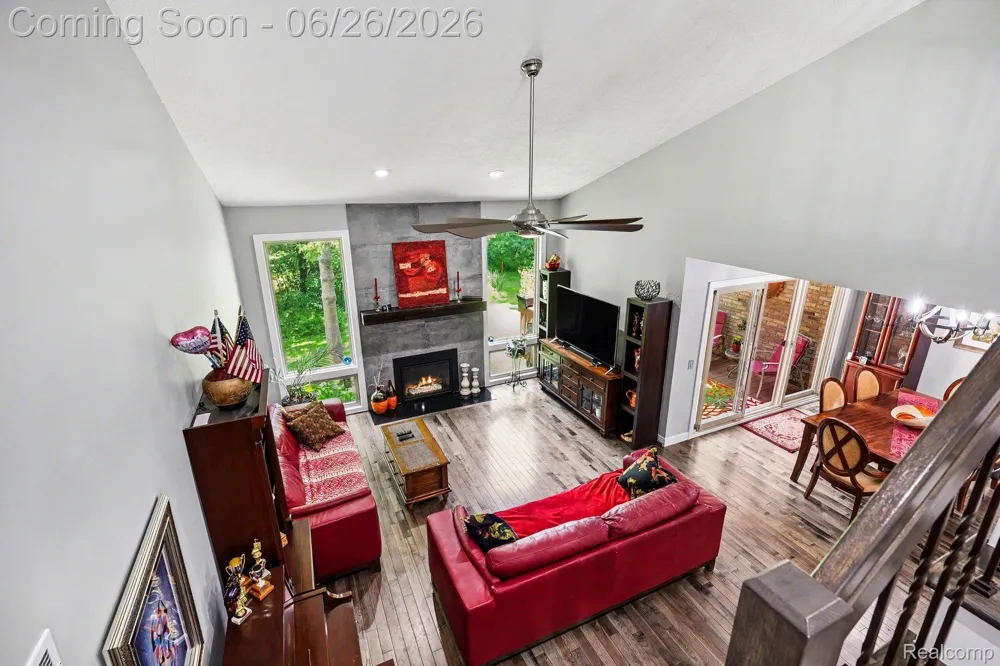 2202 Elm Circle Shelby Charter Township, MI 48316