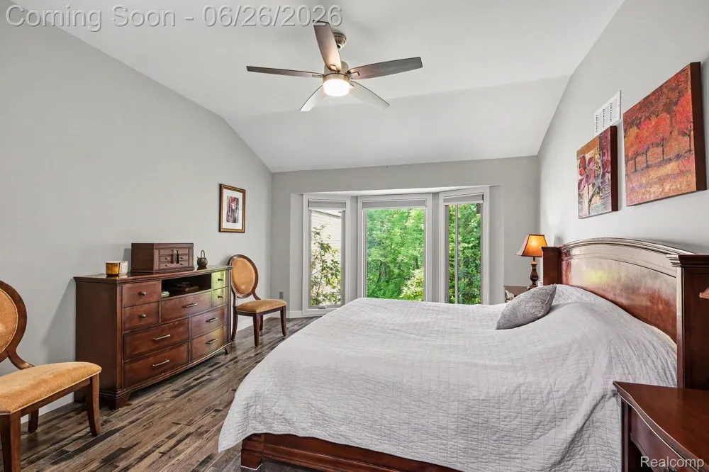 2202 Elm Circle Shelby Charter Township, MI 48316