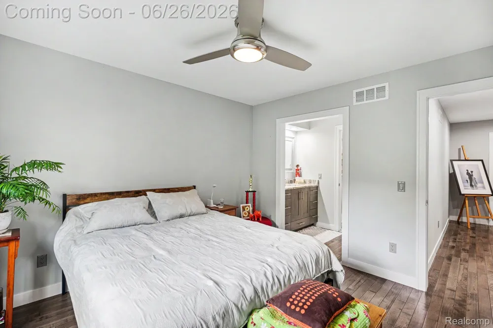 2202 Elm Circle Shelby Charter Township, MI 48316