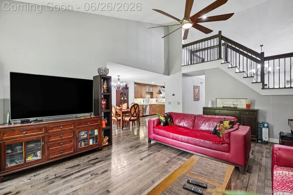 2202 Elm Circle Shelby Charter Township, MI 48316