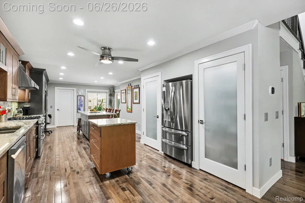 2202 Elm Circle Shelby Charter Township, MI 48316