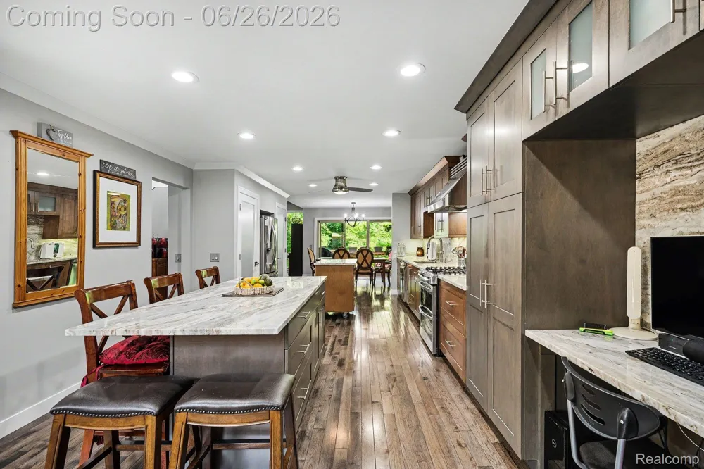 2202 Elm Circle Shelby Charter Township, MI 48316
