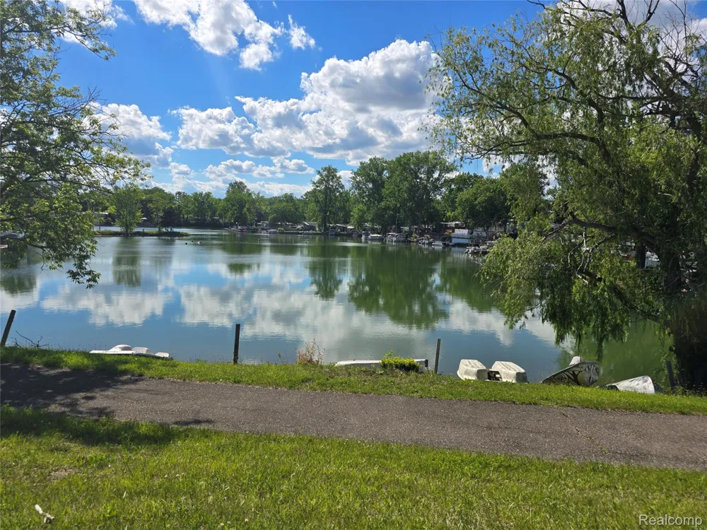 10001 Goodall Vernon Township, MI 48429