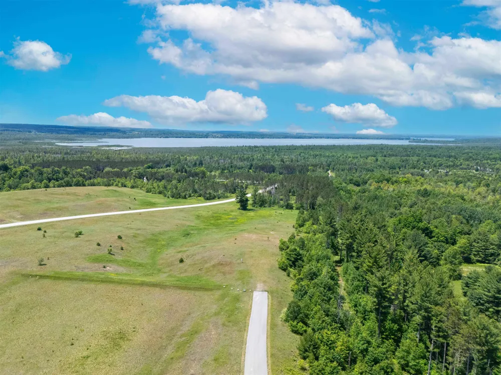 4885 Wonderview Lane NW Clearwater Township, MI 49676