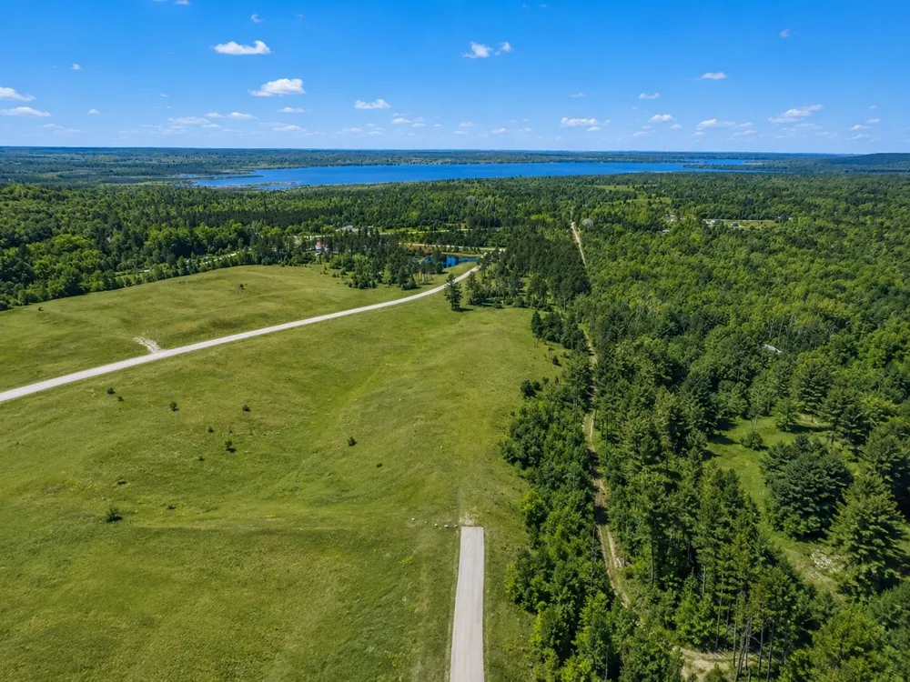4885 Wonderview Lane NW Clearwater Township, MI 49676