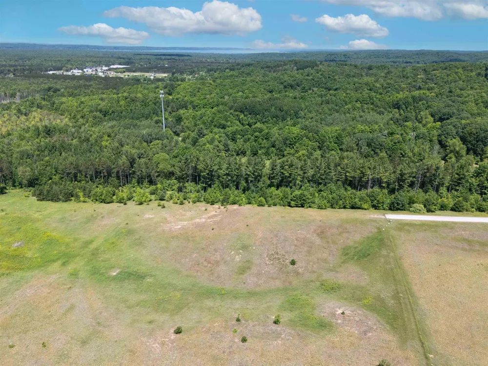 4885 Wonderview Lane NW Clearwater Township, MI 49676