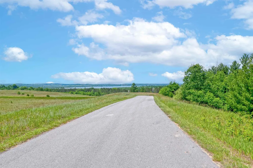 4885 Wonderview Lane NW Clearwater Township, MI 49676