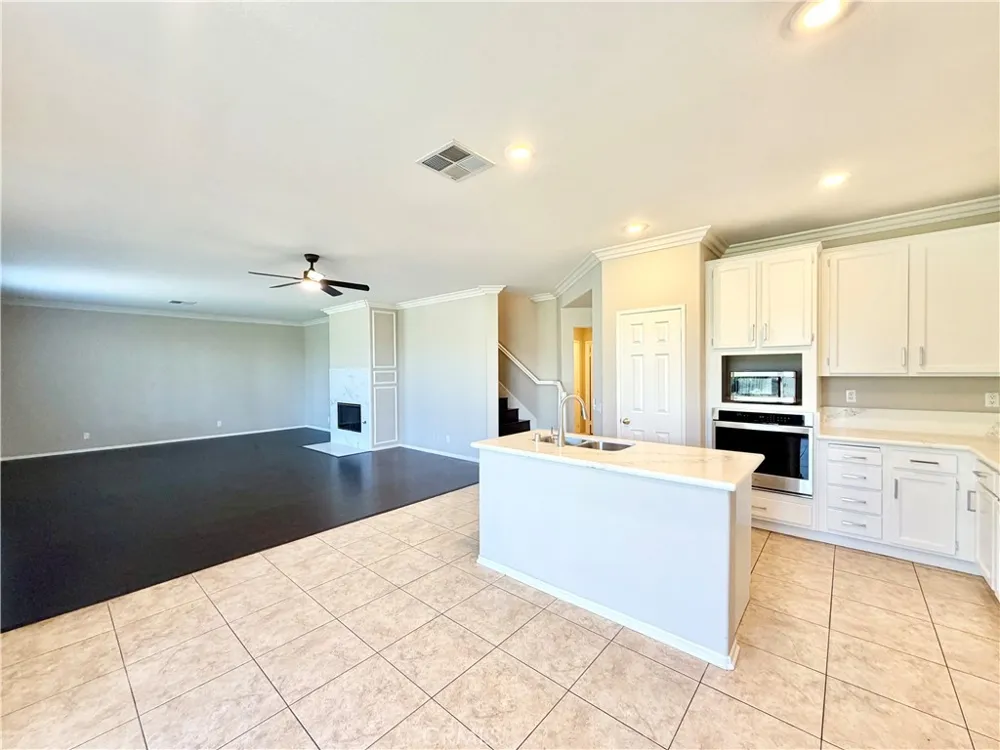 42041 Delmonte Street Temecula, CA 92591