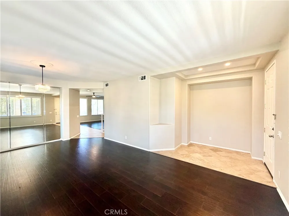 42041 Delmonte Street Temecula, CA 92591
