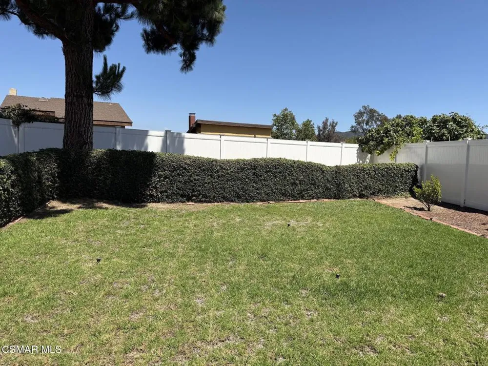 636 Malaga Court Newbury Park, CA 91320