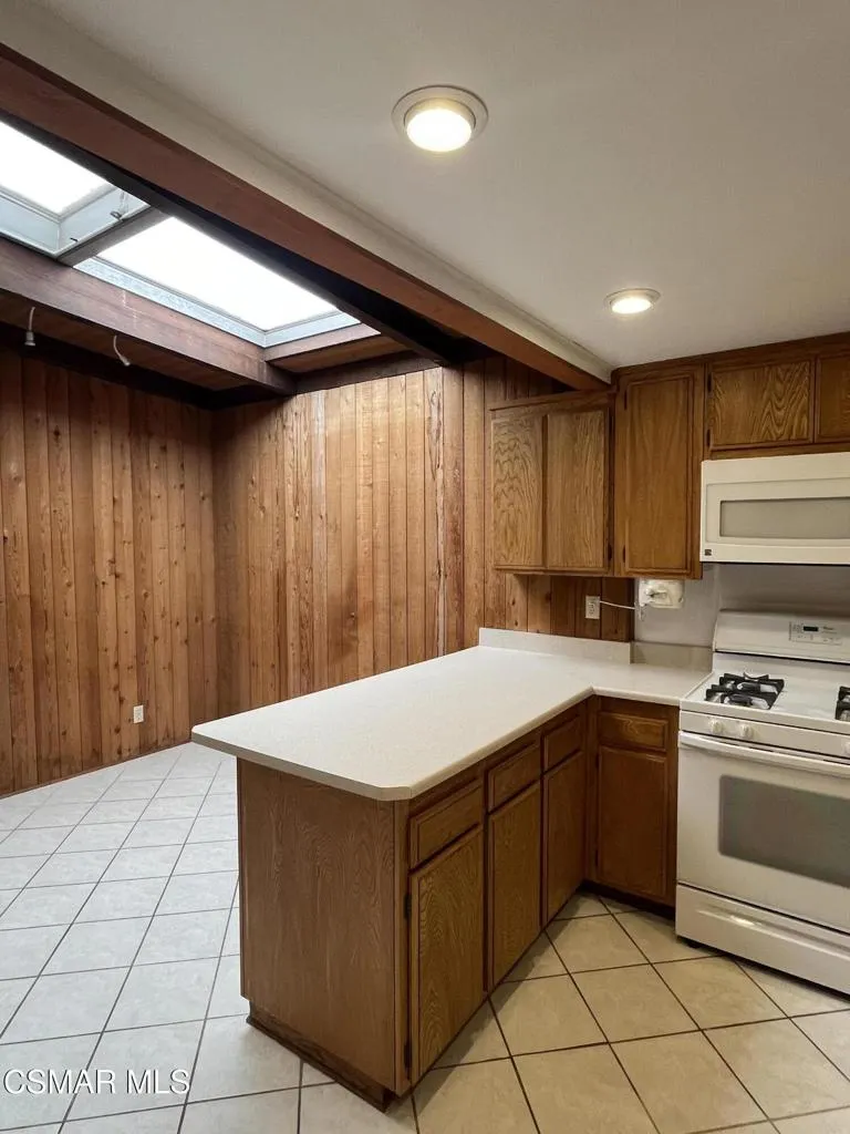636 Malaga Court Newbury Park, CA 91320