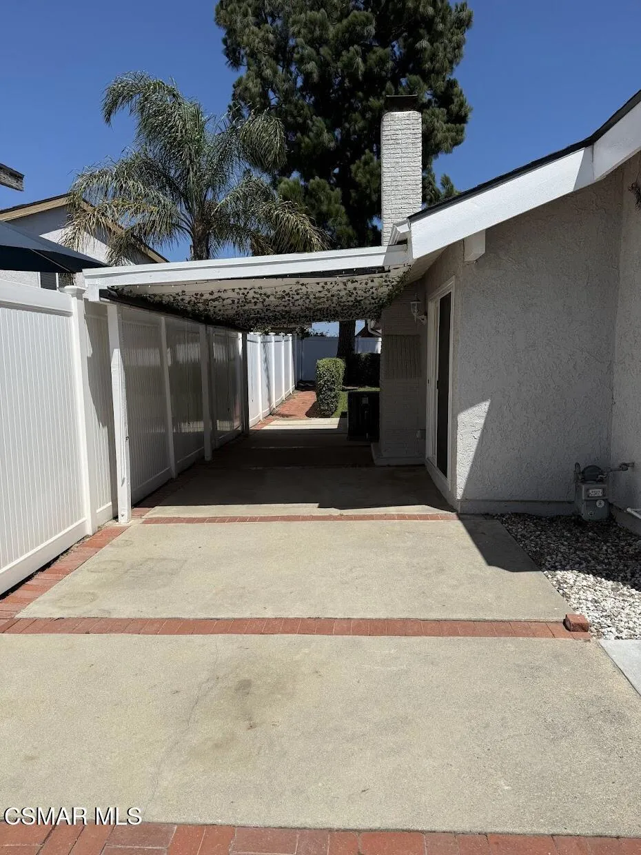 636 Malaga Court Newbury Park, CA 91320