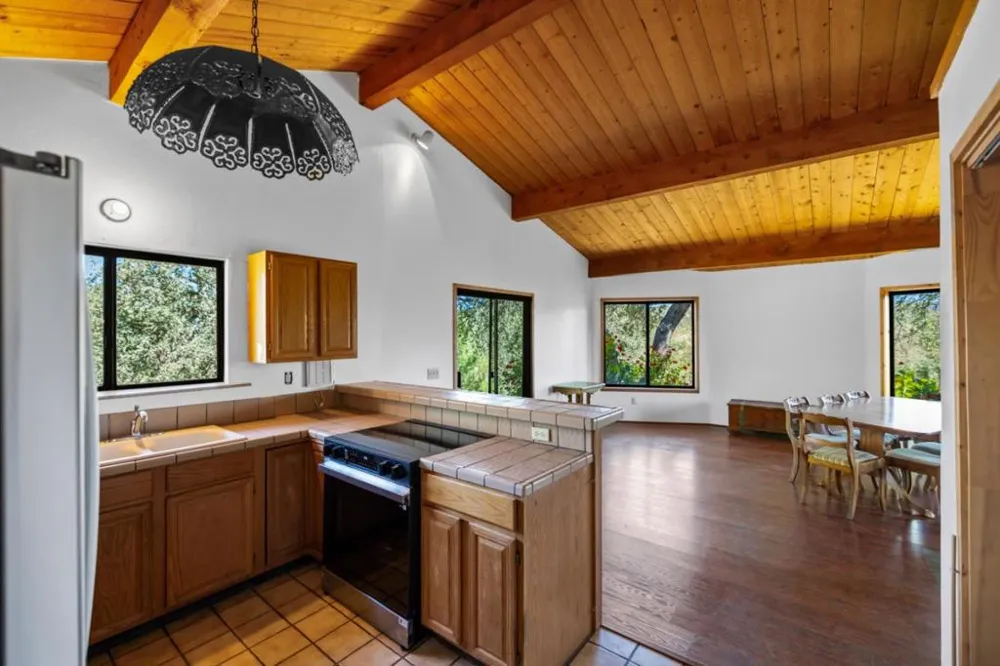 37840 Poppy Tree Lane Carmel Valley, CA 93924
