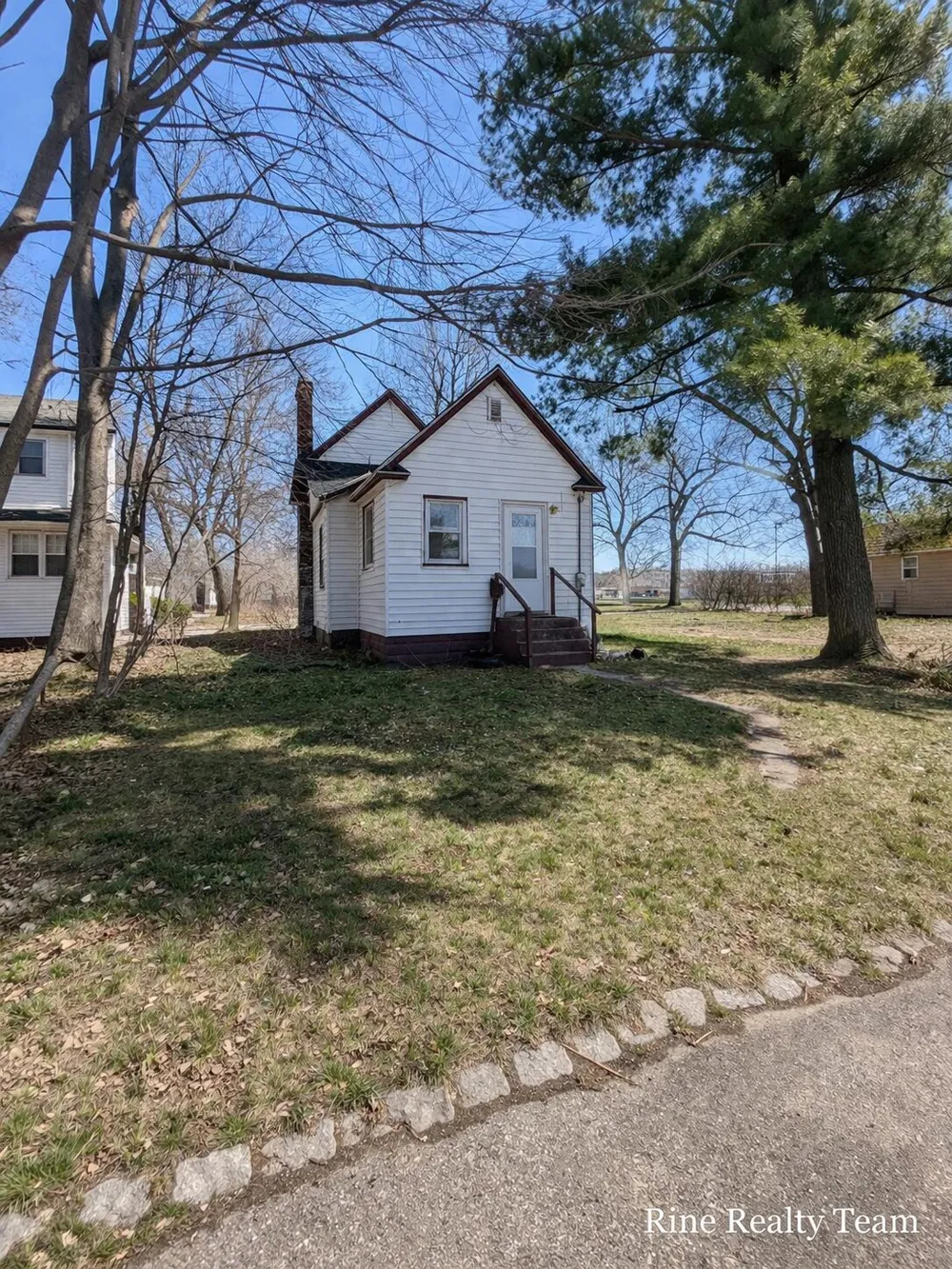 2337 6th Street Muskegon, MI 49444